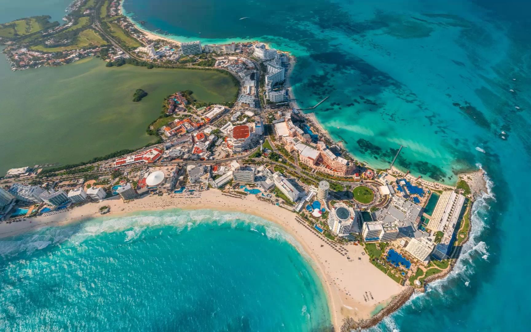 航拍墨西哥坎昆岛