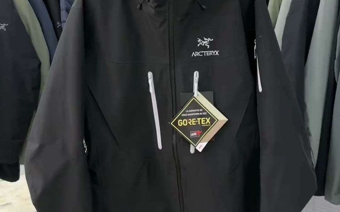 顶配硬壳 alpha sv 虎鲸色#始祖鸟 #始祖鸟冲锋衣 #户外服装 #穿出