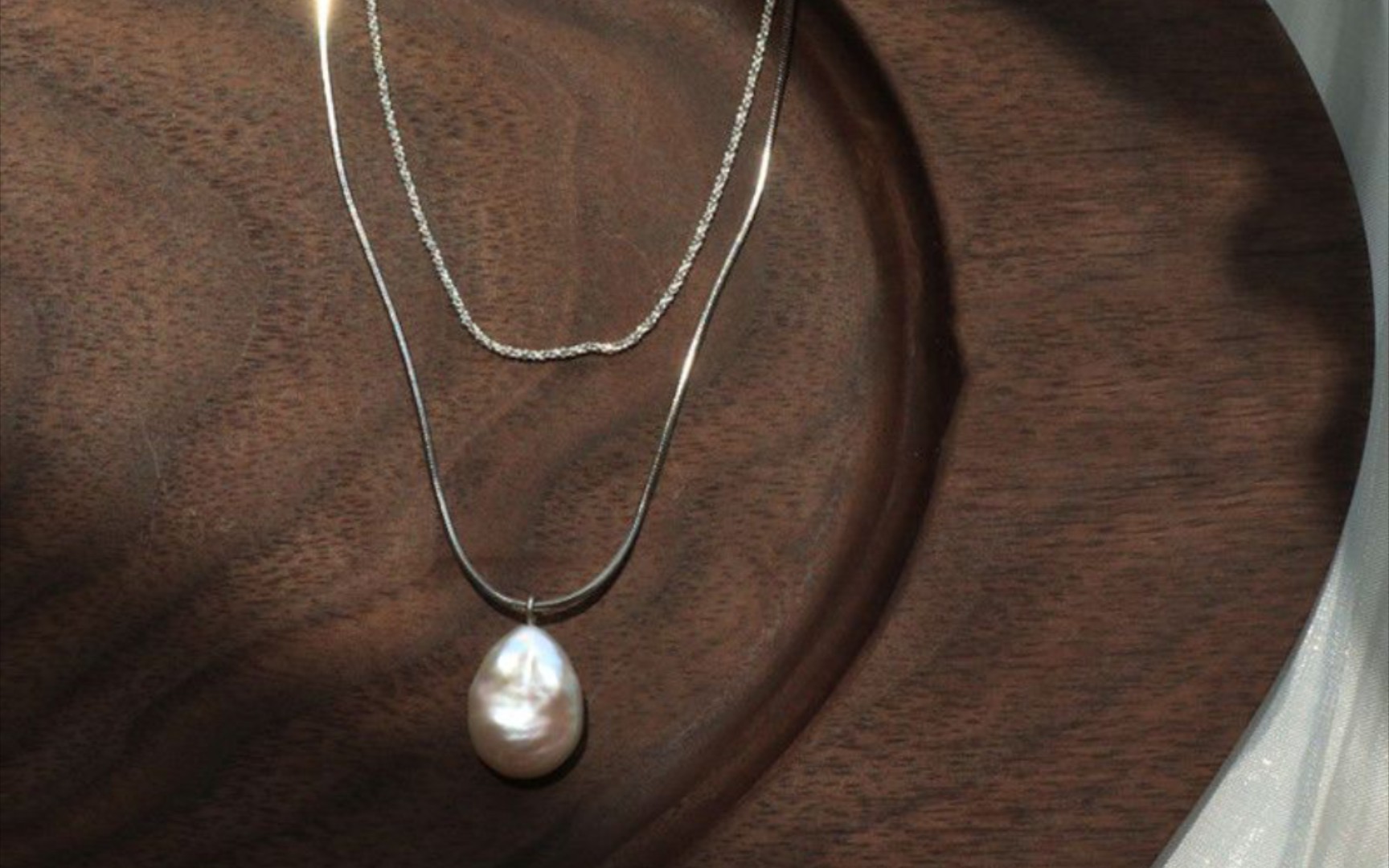 巴洛克珍珠锁骨链项链银色意大利波光粼粼素链极细裸链叠戴饰品夏