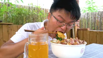 3头蒜，1斤猪头肉，大热天一碗油泼面，汗流浃背，解暑开胃