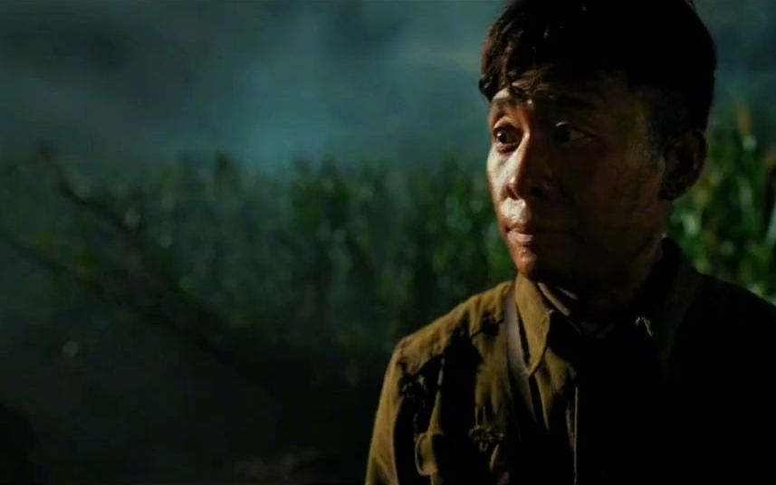 金刚川关磊牺牲的最后一刻发射了照明弹暴露位置吸引敌机