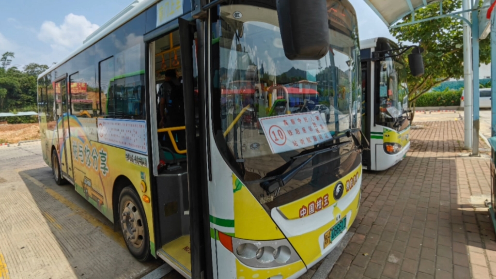 短途跨市线路德庆10路,南江口高铁站～德庆粤运车站区间运行片段!