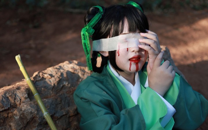 你从未见过一边cos魔道祖师阿箐一边唱《盲》的小姐姐!