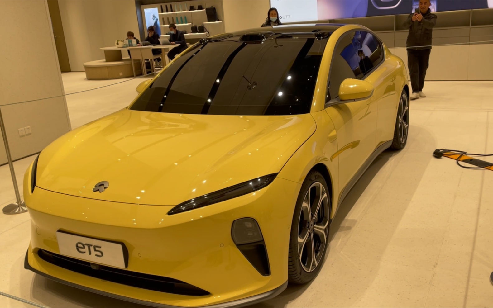 近距离感受蔚来et5年轻人的第一台车