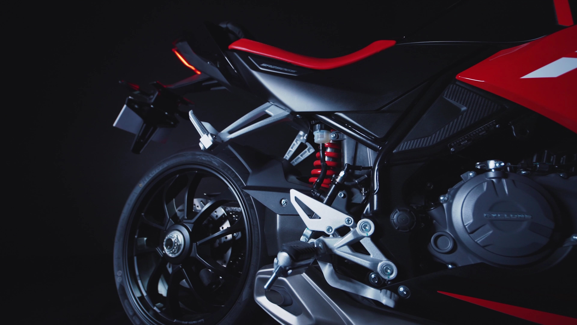 赛科龙cyclonerc250-书芥尚回-书芥尚回-哔哩哔哩视频