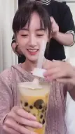 Tải video: 《琉璃》直播，袁冰妍爱喝奶茶，奶茶要这么喝，小奶音超可爱！ - 01