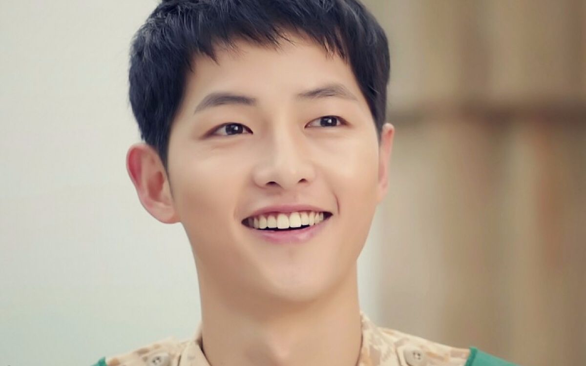 八十个宋仲基的微笑拿去!不开心的时候就看上几眼