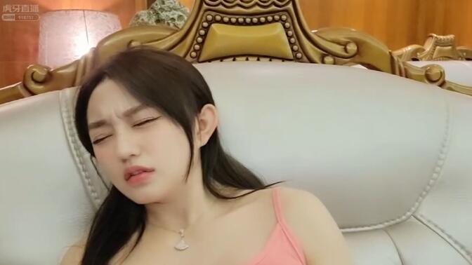 集梦会长女主播邹邹分娩体验