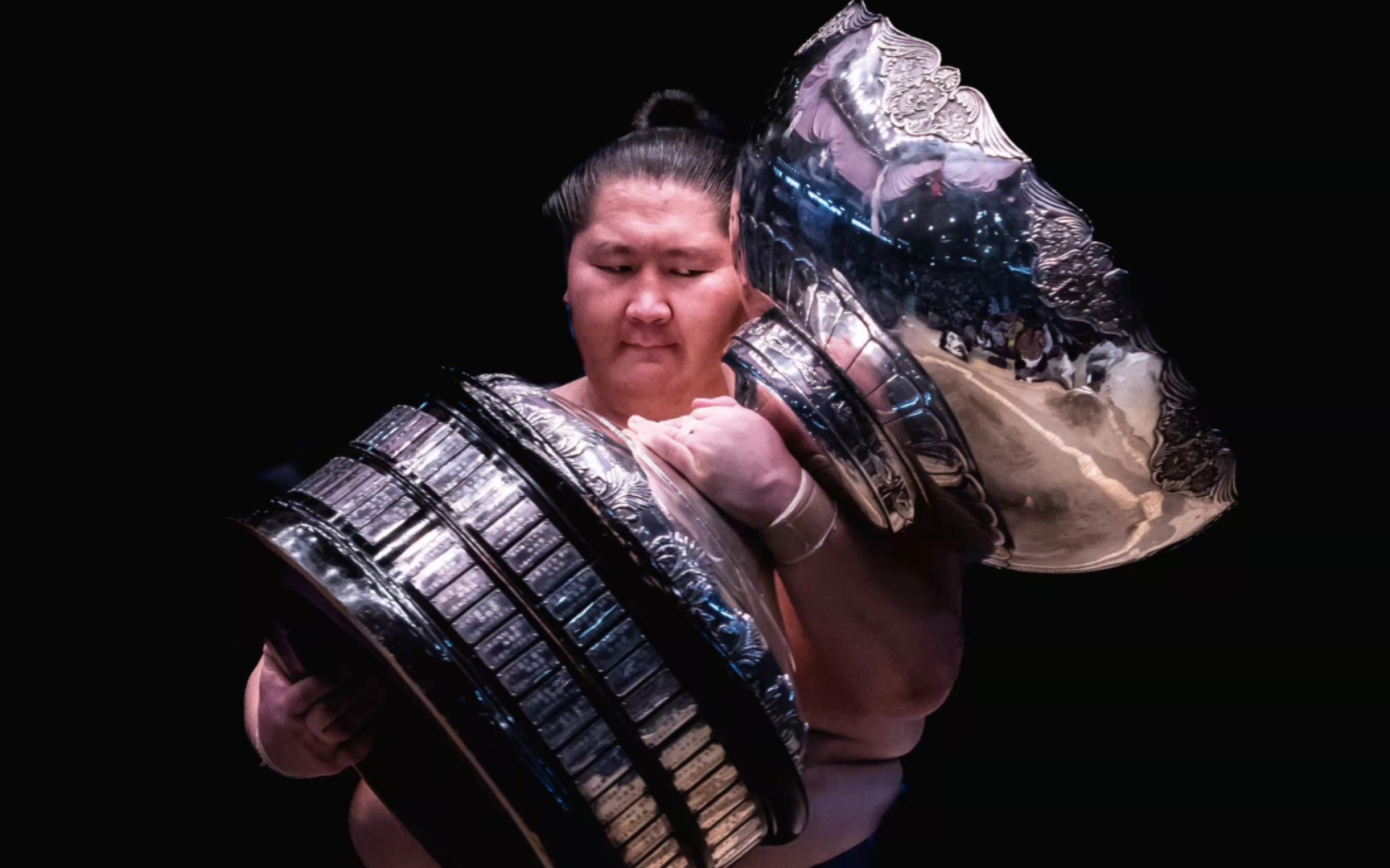 大相扑名古屋场所2022幕内优胜颁奖典礼和采访