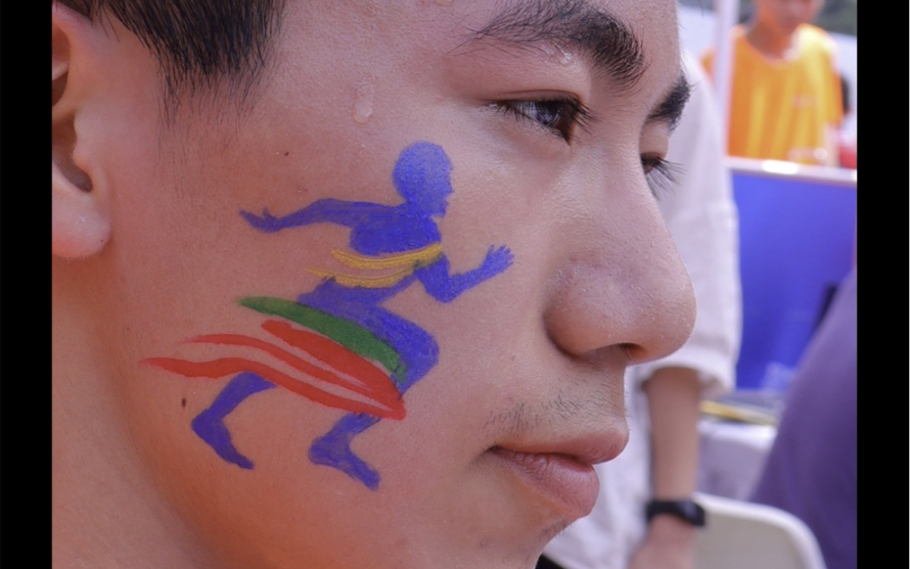 华中科技大学马拉松大赛面部彩绘