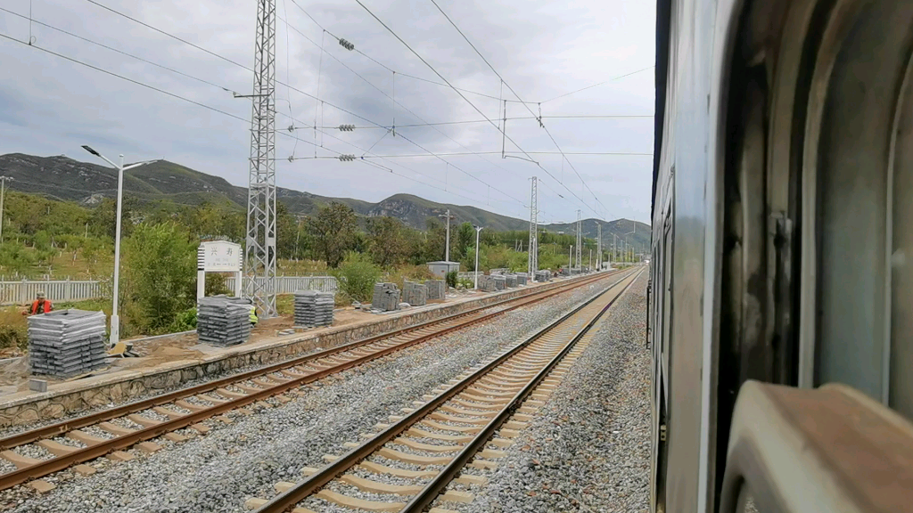 4471次和s516次在兴寿站会车