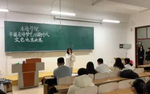 Download Video: 《关键词》又被女大学生唱火了！林俊杰的歌都太经典，翻唱都能火