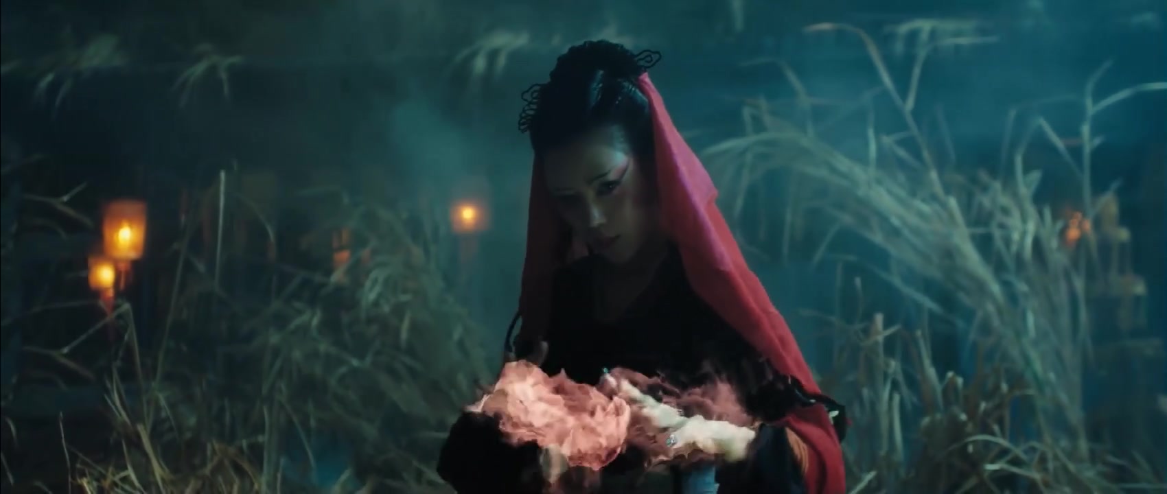 一只母蜘蛛精附身于美女美女瞬间黑化