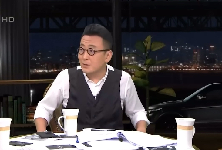 哈哈哈 很喜欢锵锵 窦文涛x周轶君x马家辉 什么话题都可以聊