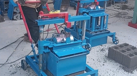 小型水泥制砖机制作10厘米空心砖#水泥砖机#免烧砖机#空心砖机#制砖机