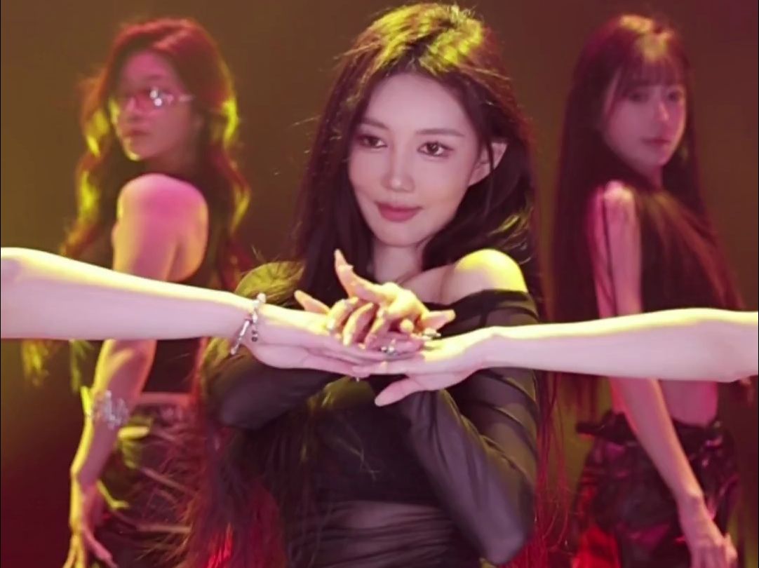 王雨檬抖音首秀! 热舞2 2024-05-13 21-02-25