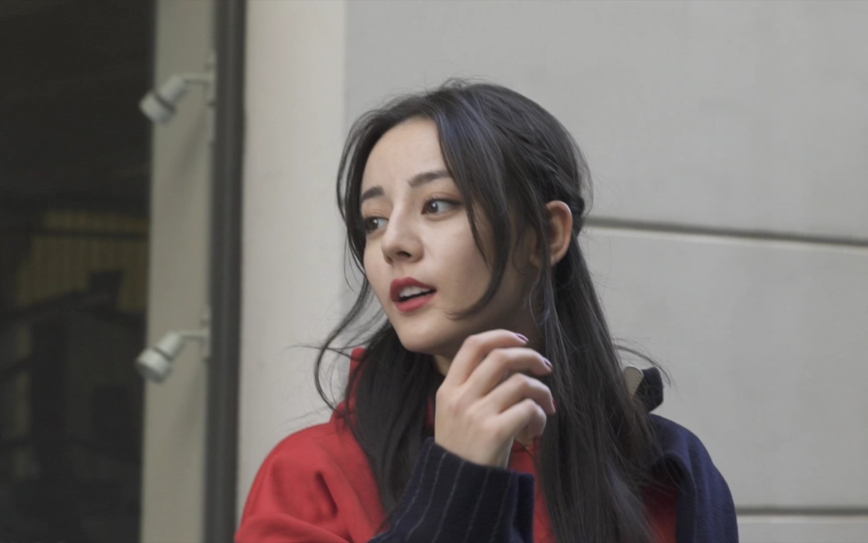 你们的女朋友迪丽热巴来了