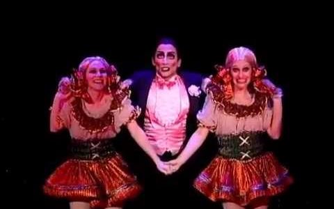 [图]【Bianca Del Rio】B姐早期男装表演《歌厅》唱段Two Ladies