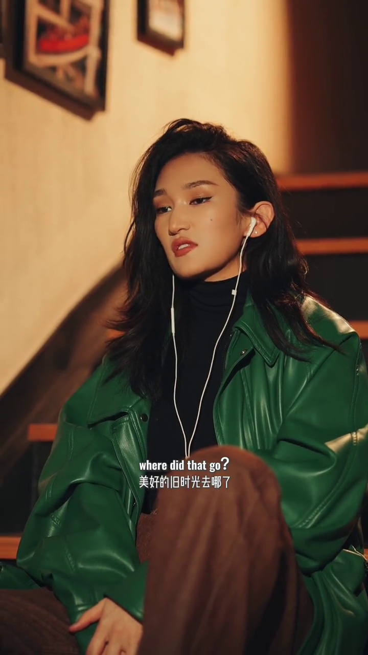 我好像回到了那个夏天headintheclouds英文歌氛围