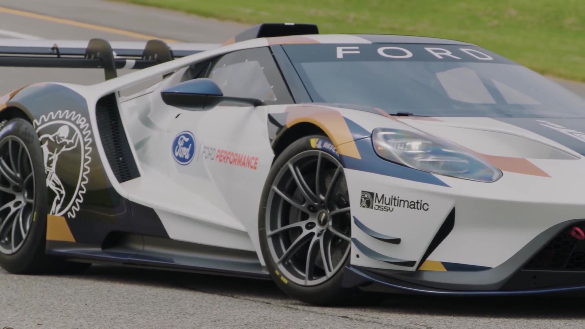 释放全部性能潜力,限量版福特gt mk ii赛道车,超700马力,更快更强!
