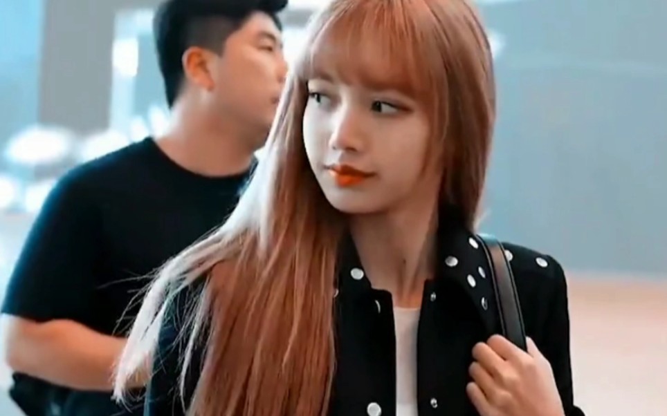 lisa螃蟹舞lisa这一头飘逸长发真的让人好生羡慕