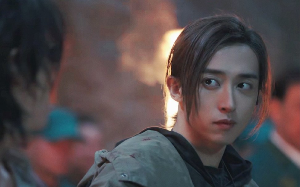 刘丧第一次出场cut让我垂直入坑的小美人第一次剪视频等我补完沙海就