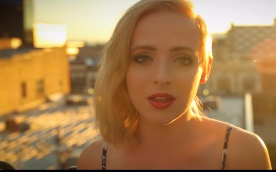 [图]【油管惊艳翻唱】Stay With Me Sam Smith __ Madilyn Bailey (Madilyn Bailey )