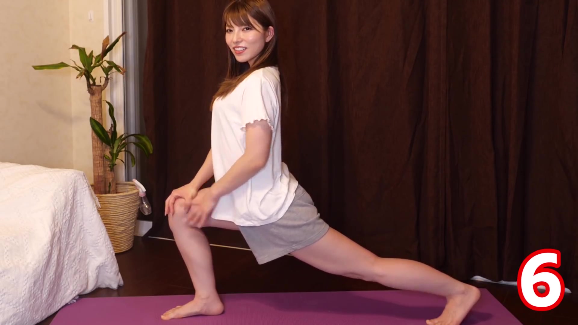 日本瑜伽健身小姐姐上原亚衣的开腿塑形瘦腿训练
