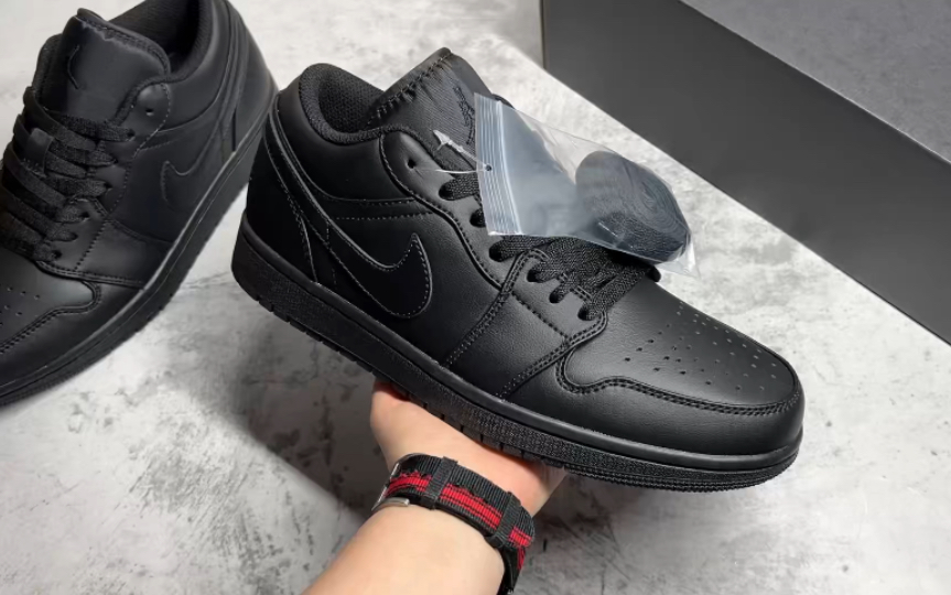 air jordan aj1低帮 纯黑 板鞋