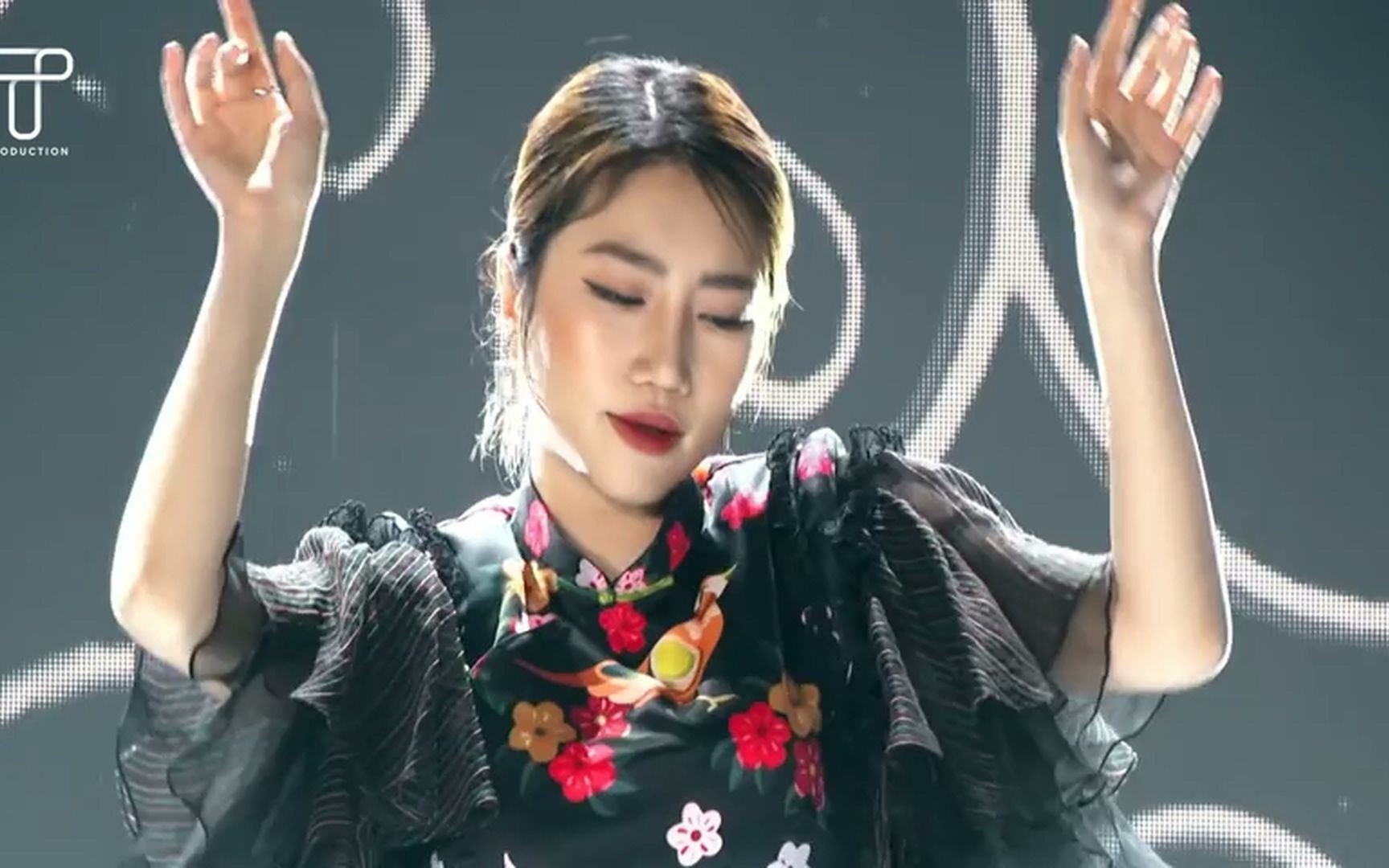 越南音乐古风《自心之舞台版》《ch09n 09i》阮忠君三更_哔哩哔哩