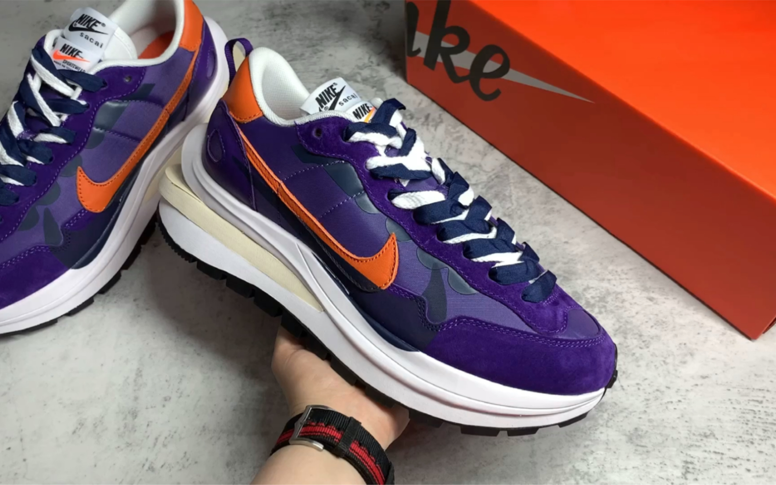 sacai x nike vaporwaffle 