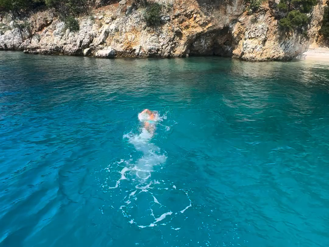 户外自由泳中逐浪游泳瞬间9069♀15很丝滑的动作!