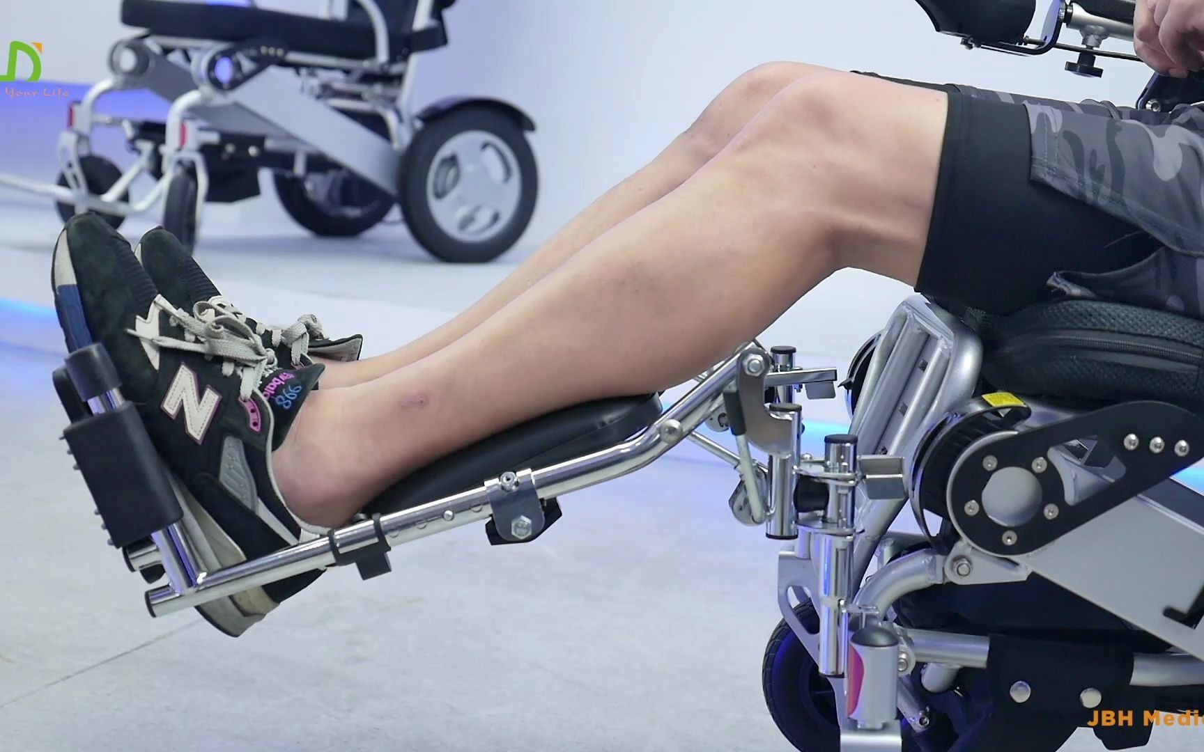 金百合电动轮椅d09腿架安装