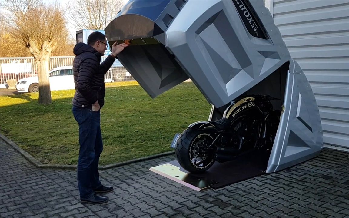 专停摩托车的"折叠"车库,不怕偷车不被雨淋,放心多了