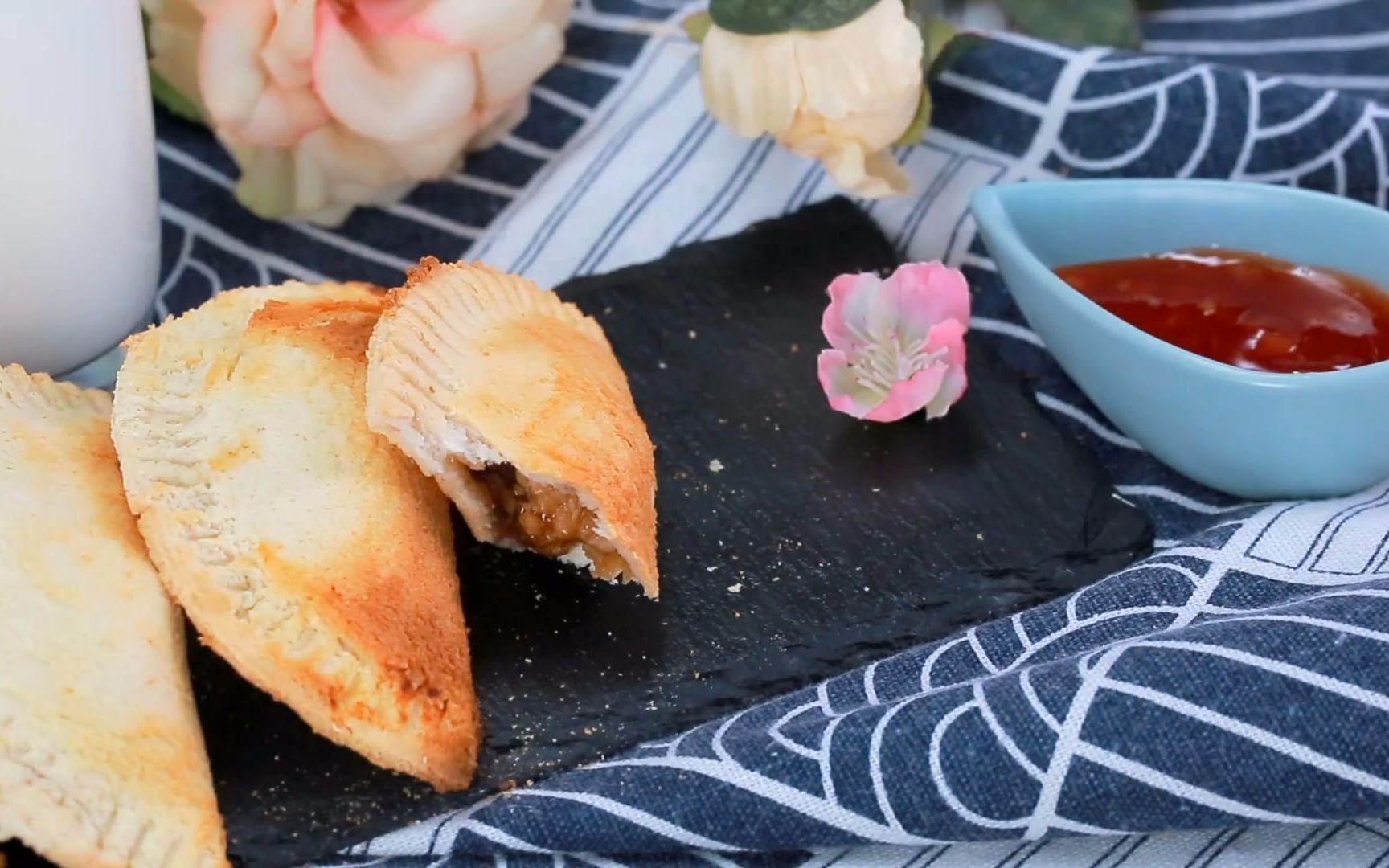 【蜜汁鸡丁吐司饺】法国人也吃饺子?还是吃鸡肉馅儿的?