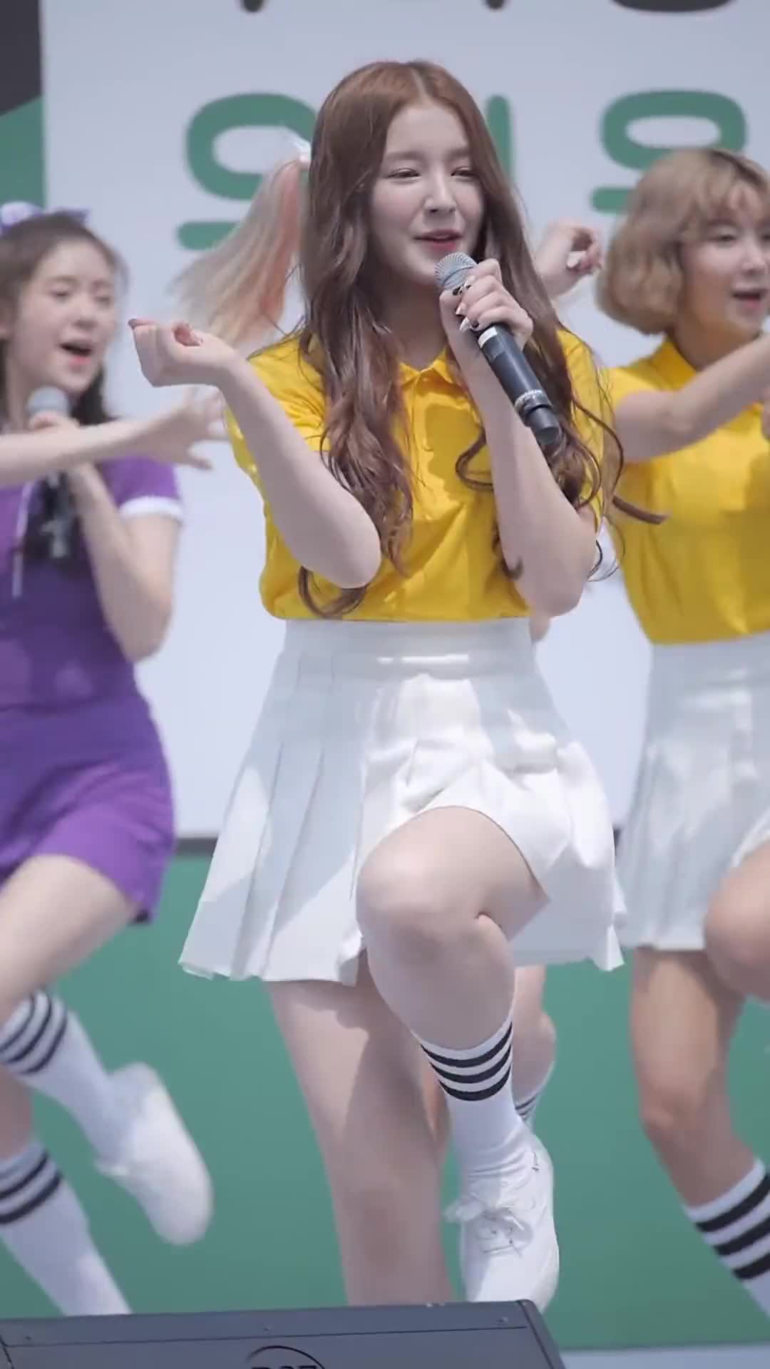 李承利#青春活力#元气满满#舞蹈#浅跳一下#98阳光女孩#神仙颜值