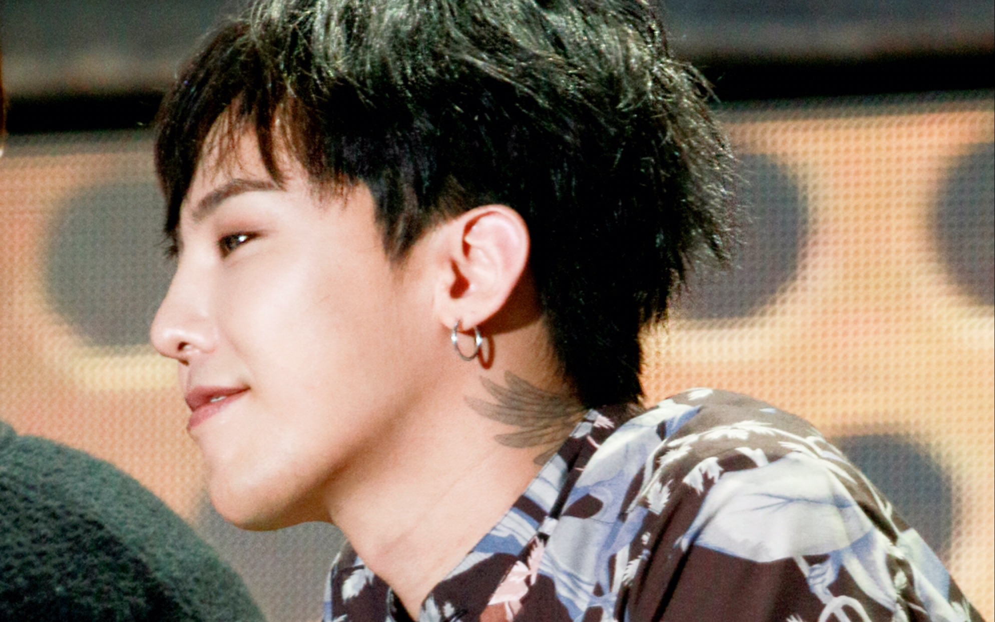 【权志龙】好绝一男的 哥哥同名香水moonshot/gd香水告宣传片