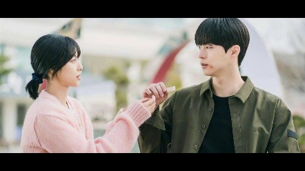 歌名叫 落差>能不能听听我的想法 明知道不该强求 没有资格拥有 却还