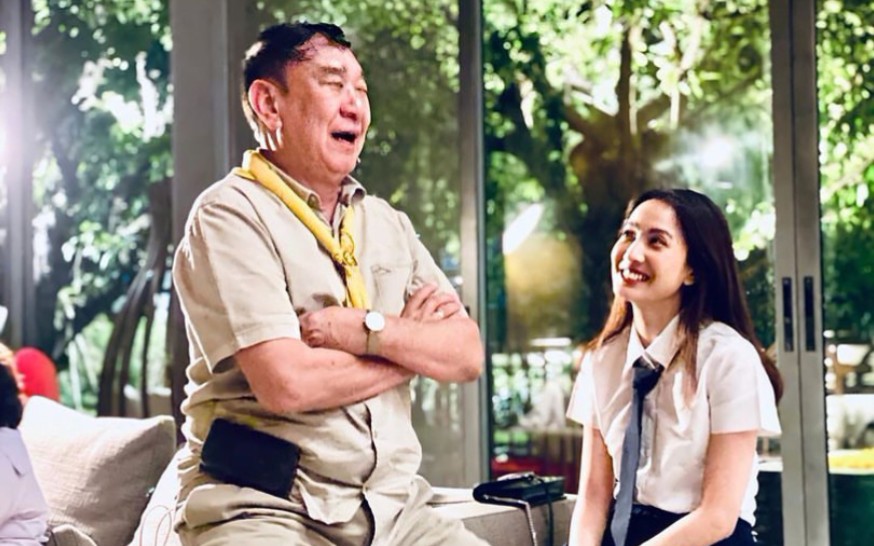 taew为父亲学做咖啡,因为父亲看tiktok评论会很开心所以一直坚持拍