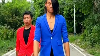 看好你们的女朋友，小蓝蓝回来咯