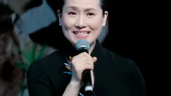今晚2025年4月30日君安老师在嵊州艺术中心演唱了两段《盘妻索妻》选段，希望明年在舞台上能看到团马的《盘妻》