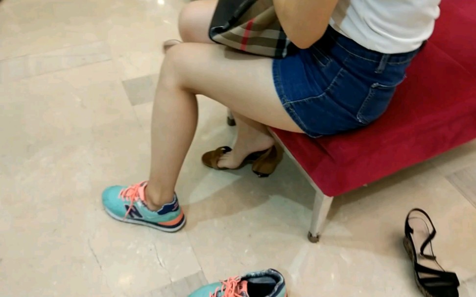 小姐姐鞋店试鞋教你学习穿搭8