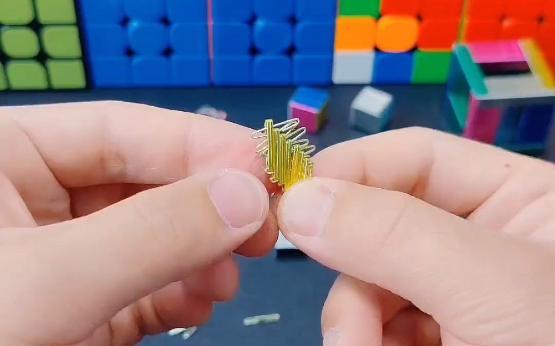 订书针制作手环教学,手工diy可自由伸缩手链!