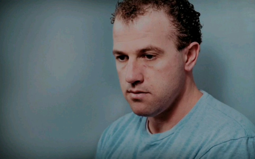 【别对我说谎3 ep08】寻找谋杀案件的凶手～躲避眼神的交流,视线朝下