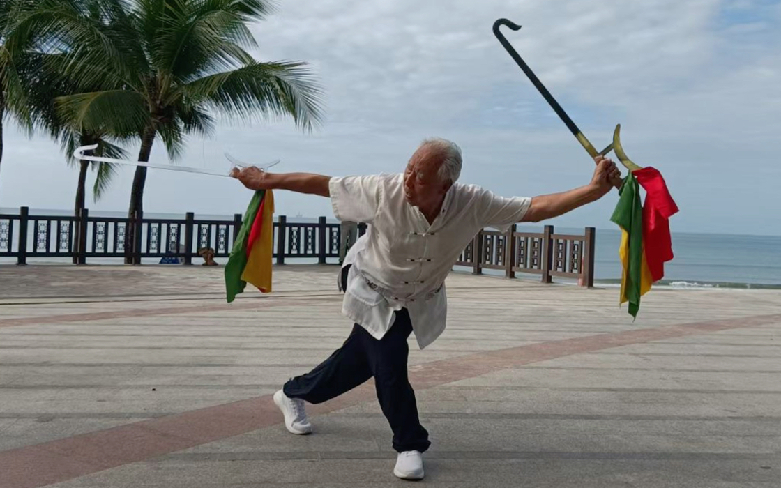 活动  张希贵老师鞭杆教学片段,护手双钩.