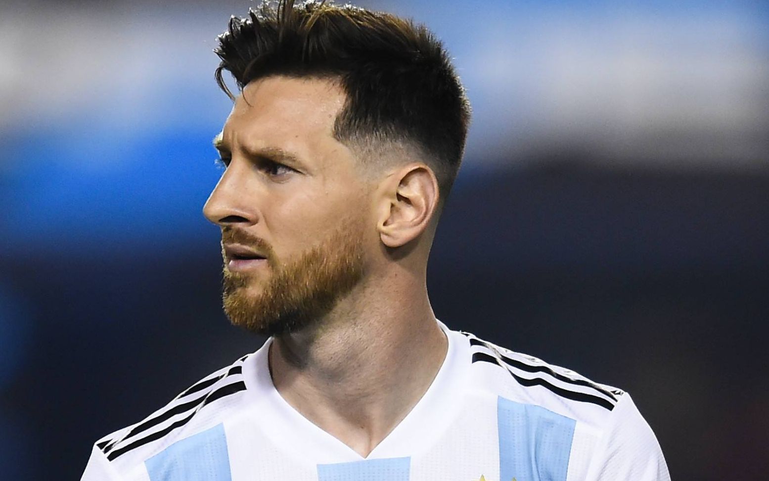 15年前的今天16岁的梅西 巴萨一线队首秀_哔哩哔哩 (゜-゜)つロ 干杯