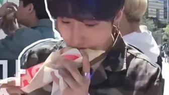 发现了一些令人心空的幼年阔卡进食影像♥