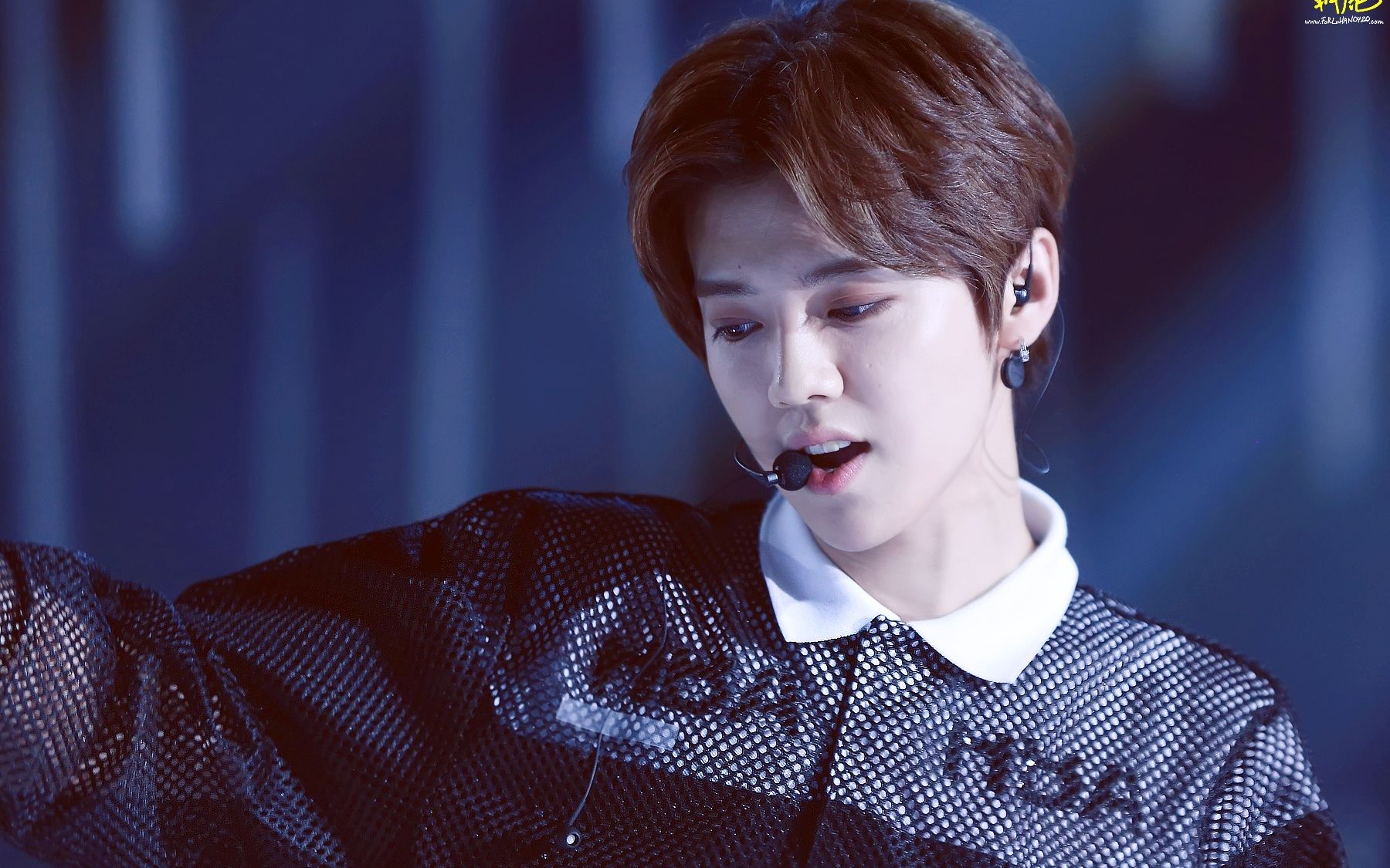 鹿晗饭拍 150925 首唱会 超级冠军 by 朝鹿_哔哩哔哩_bilibili