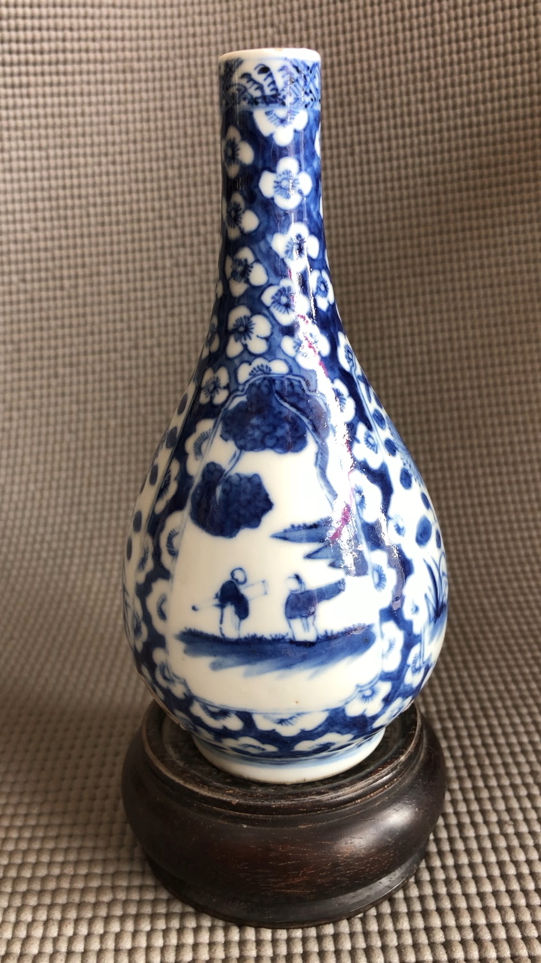 清代晚期青花胆瓶鉴赏