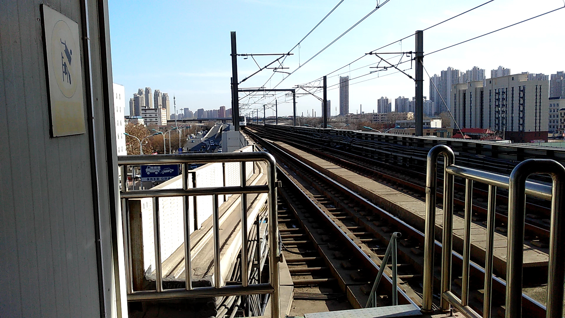 天津地铁9号线904组车进中山门站天津站方向站台